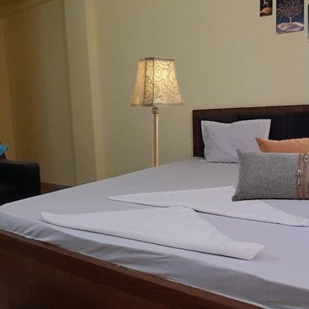 Priyanshu Ruby Kolkata Hotel Bagian luar foto